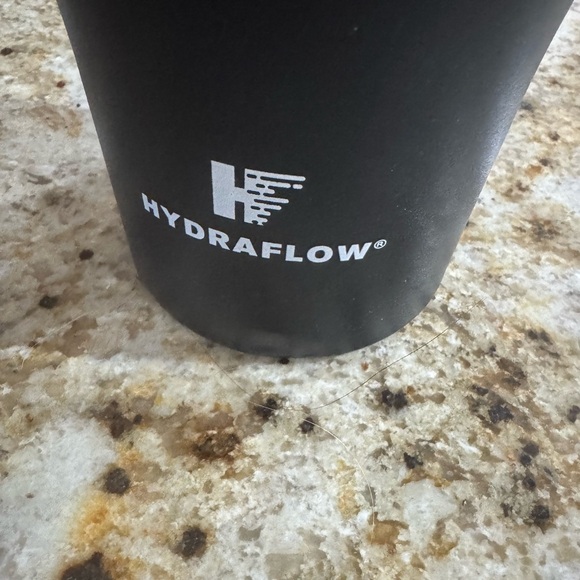 Hydraflow Black Tumbler 40oz - Picture 4 of 5